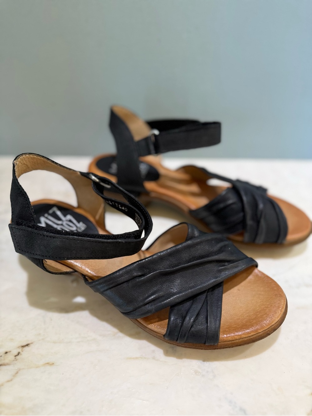 Miz Mooz Collette Black Leather Strap Heeled Sandals Shoes, size 6.5